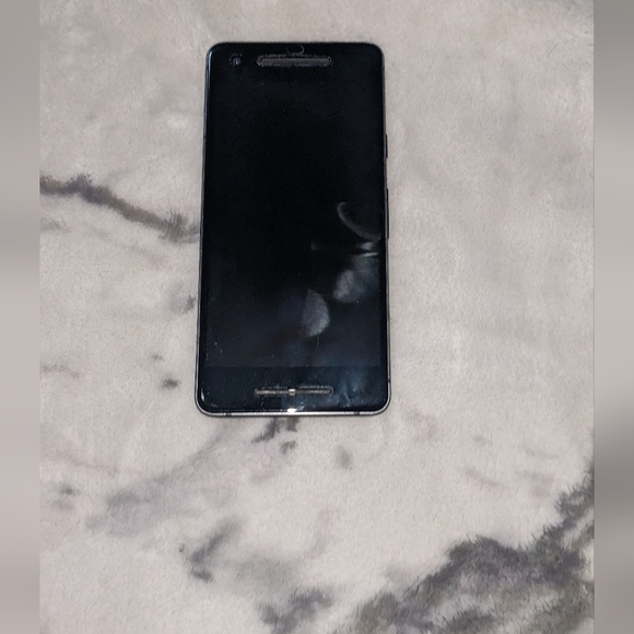 Google Pixel 2. 128 GB - Picture 2 of 7